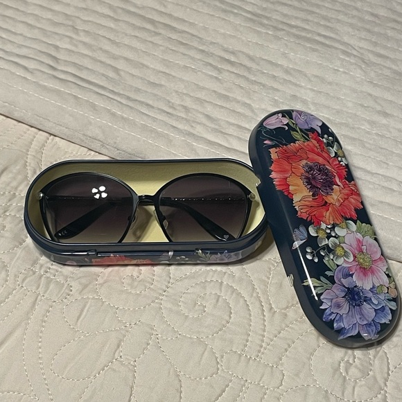 Brighton Black Sunglasses with Floral Navy Hard Case - Picture 2 of 8